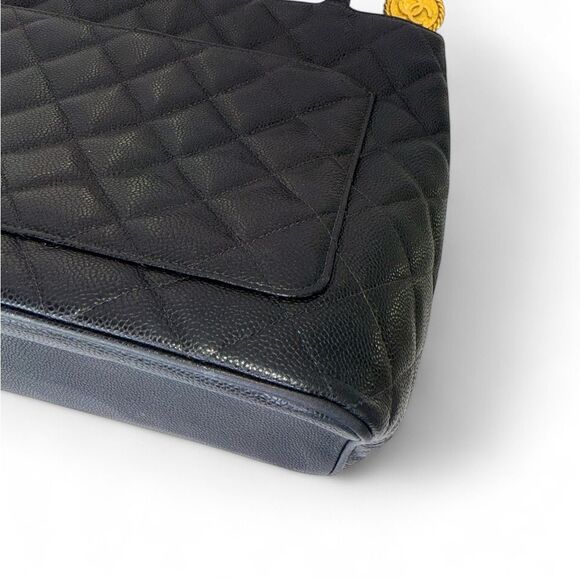 CHANEL Black Vintage CC Logo Caviar Leather Quilted Medallion Tote Bag - Picture 8 of 16